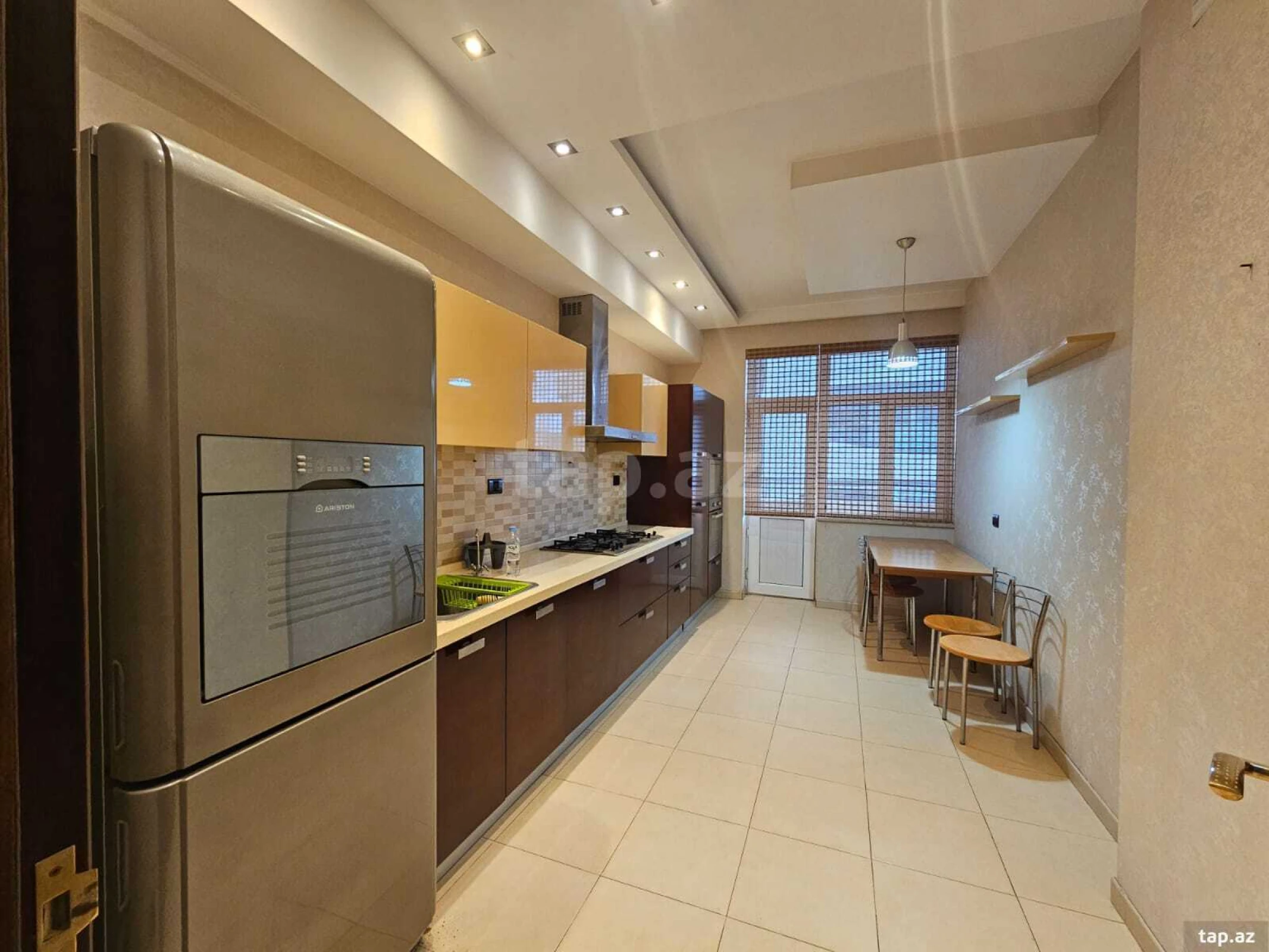 Kirayə verilir 2 otaqlı yeni tikili 110 m²