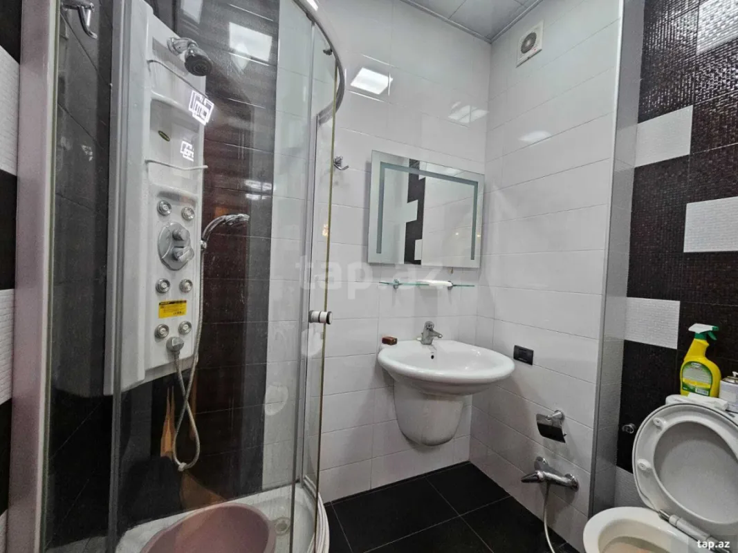 Kirayə verilir 2 otaqlı yeni tikili 110 m²