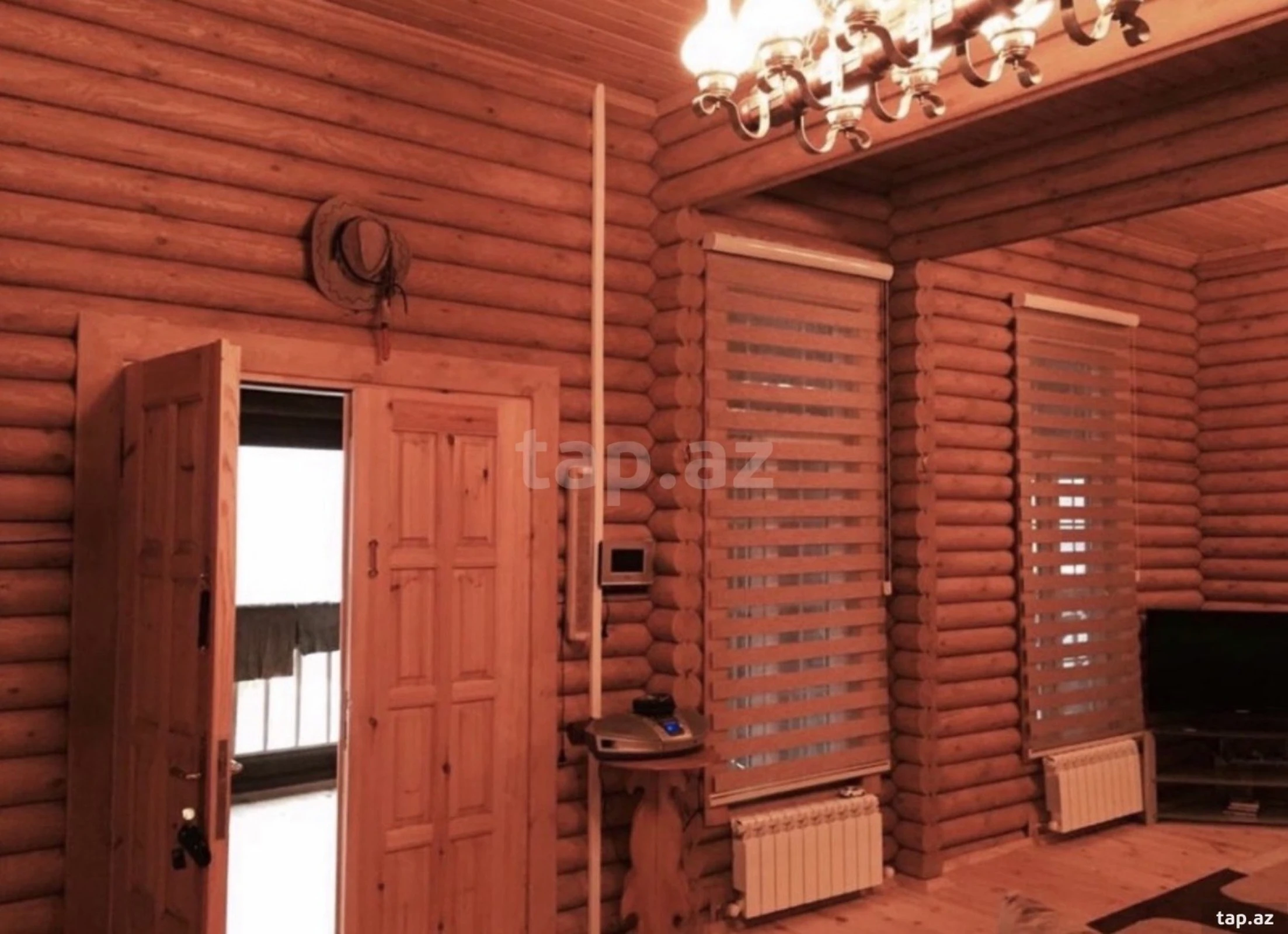 Satılır 9 otaqlı həyət evi