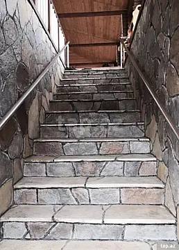 Satılır 9 otaqlı həyət evi