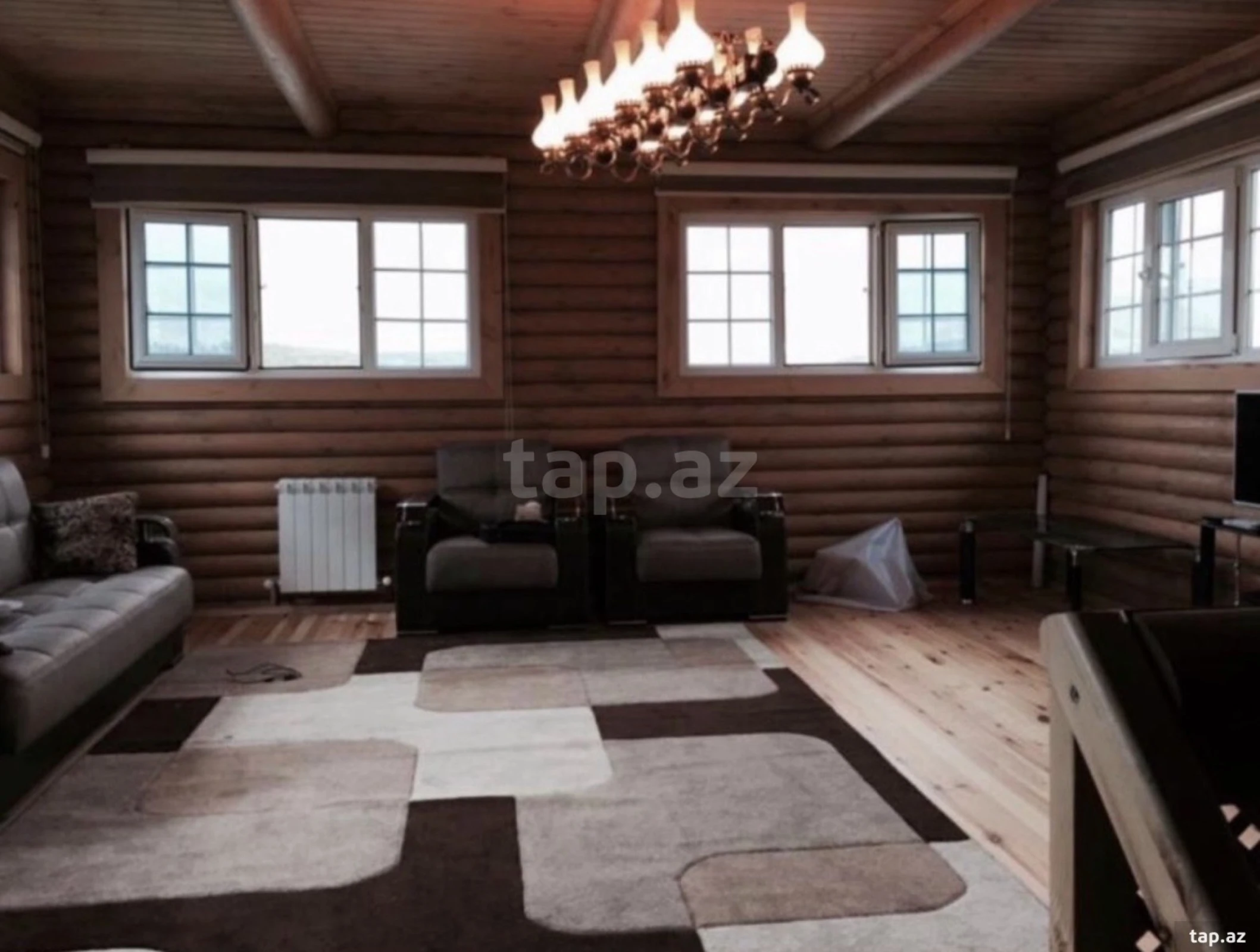 Satılır 9 otaqlı həyət evi