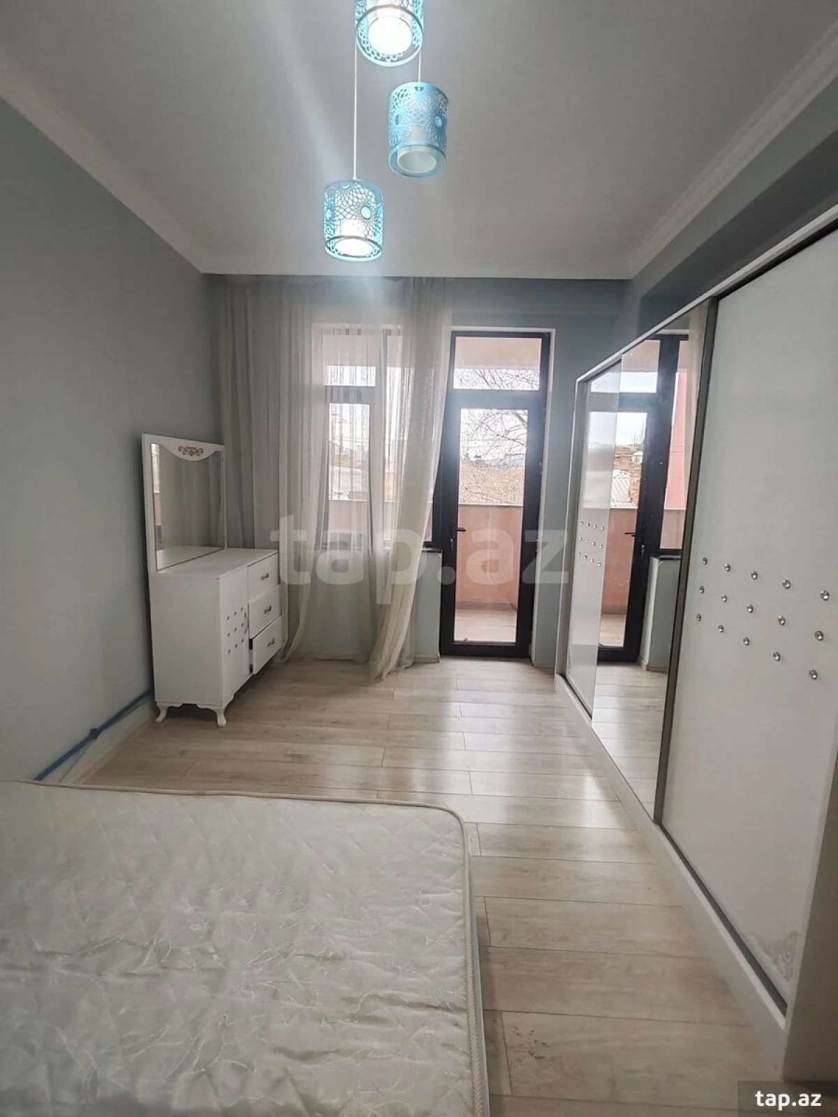 Kirayə verilir 3 otaqlı yeni tikili 90 m²