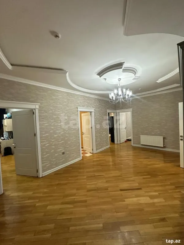 Satılır 4 otaqlı yeni tikili 155 m²