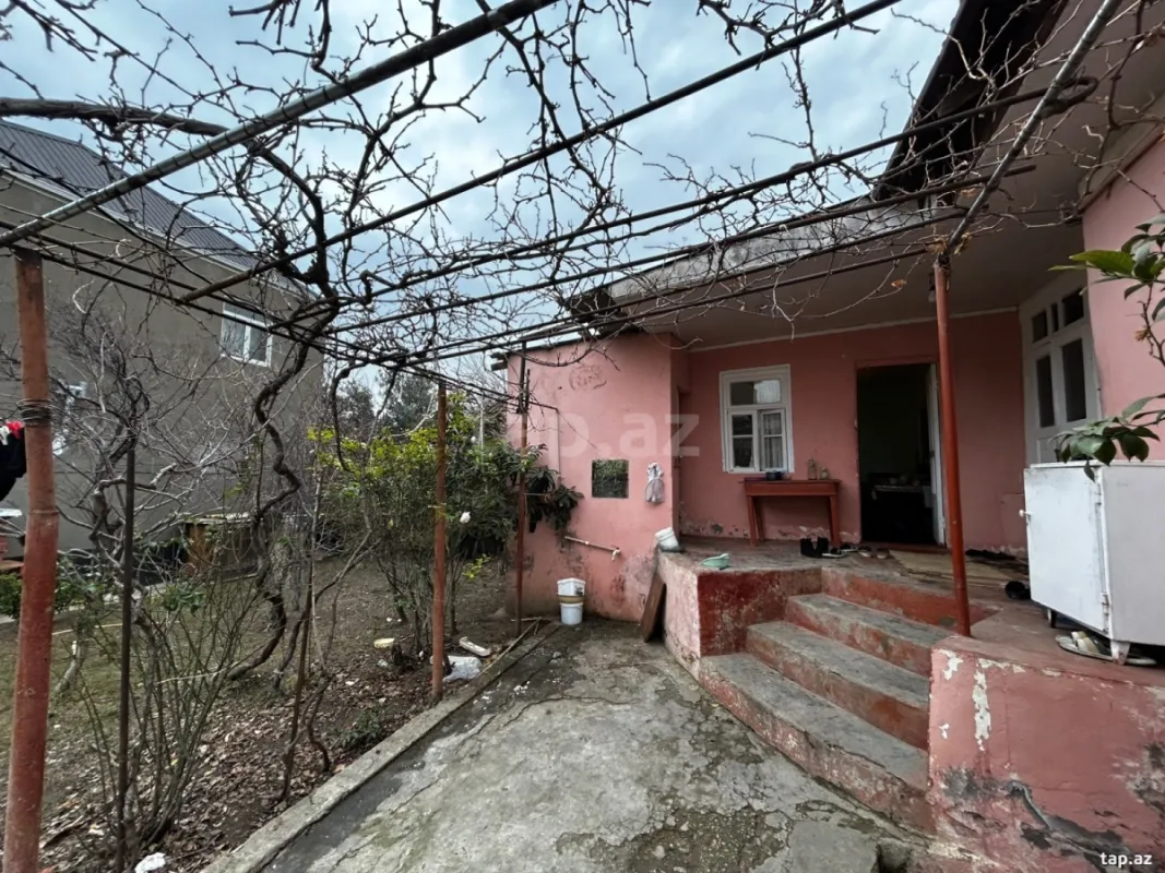 Satılır 4 otaqlı həyət evi