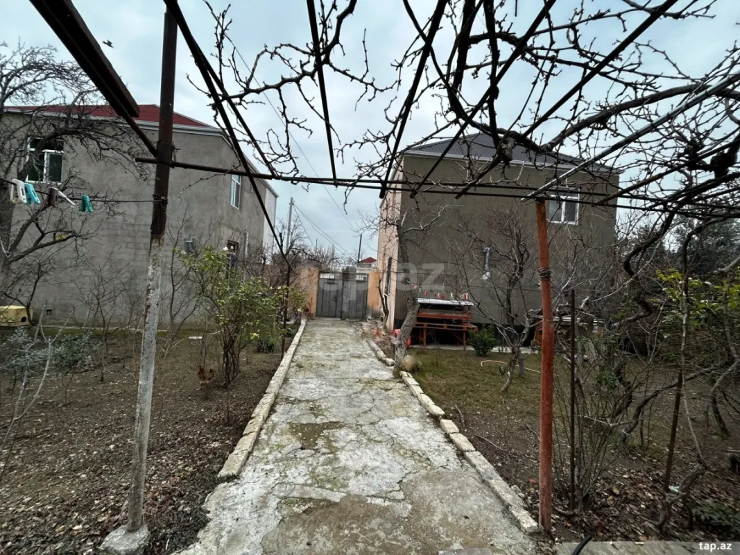 Satılır 4 otaqlı həyət evi