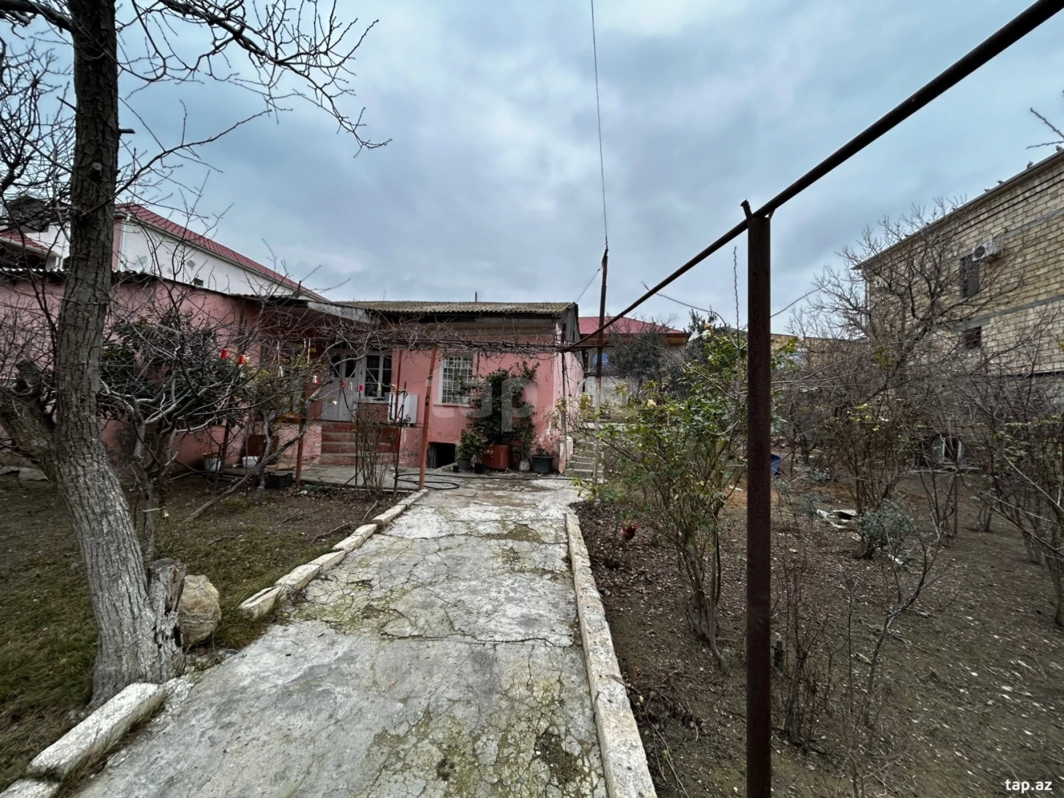 Satılır 4 otaqlı həyət evi