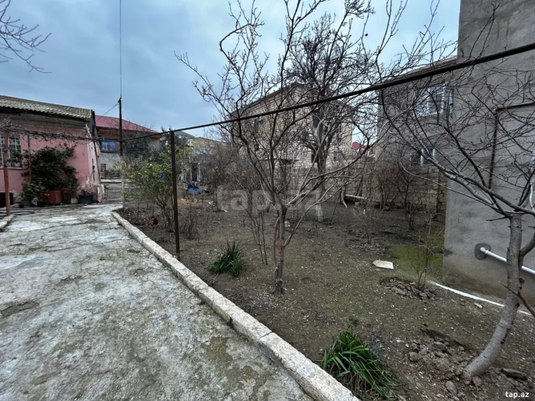 Satılır 4 otaqlı həyət evi