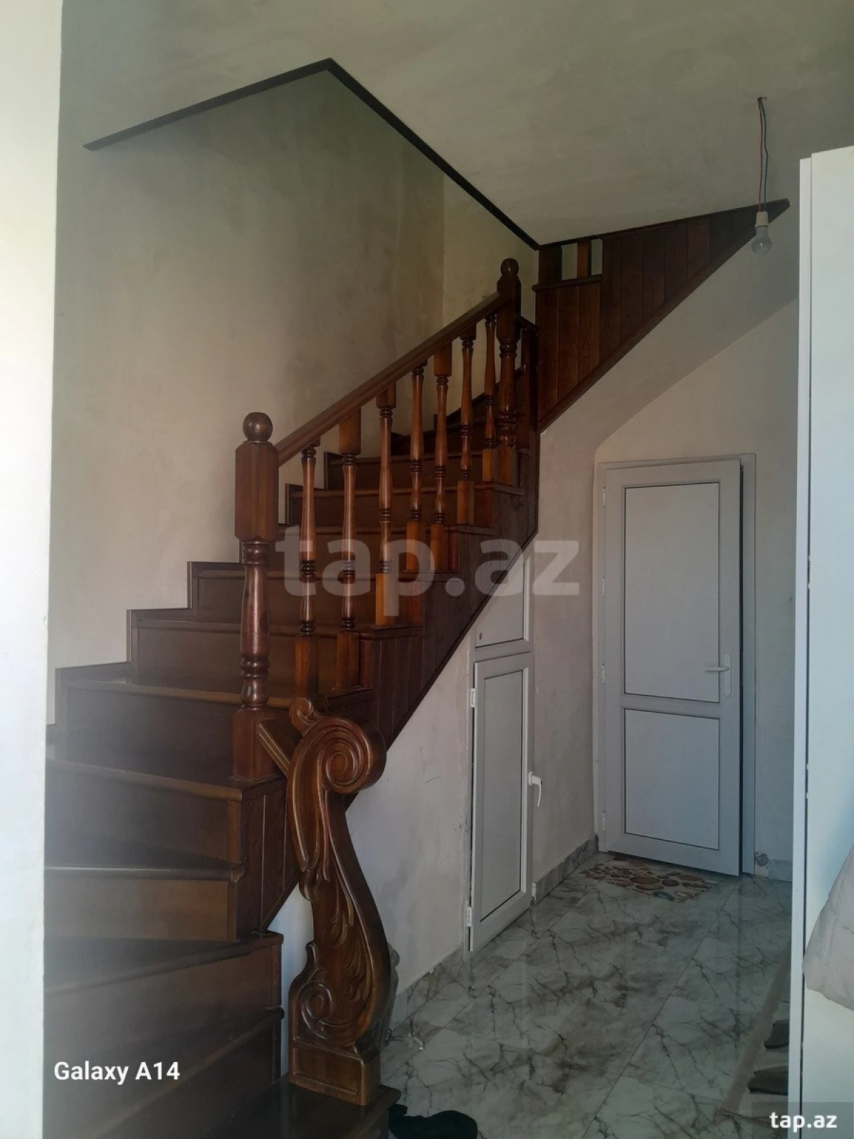 Satılır 5 otaqlı həyət evi