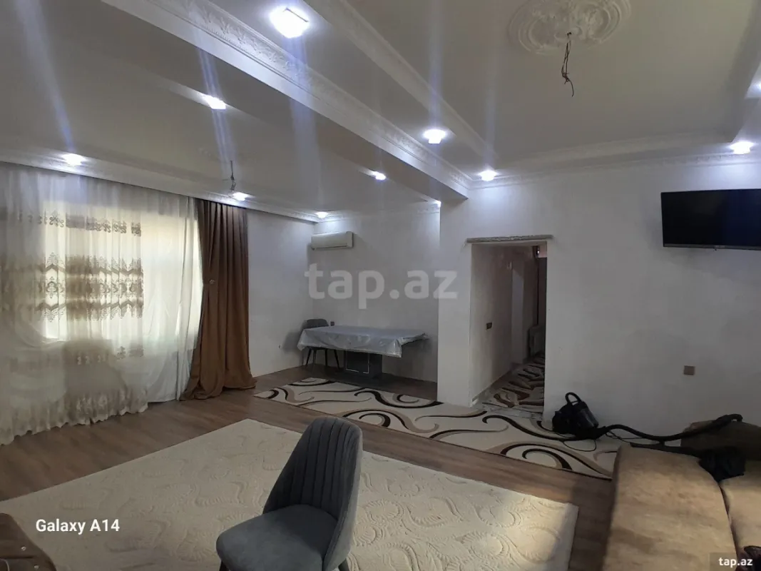 Satılır 5 otaqlı həyət evi