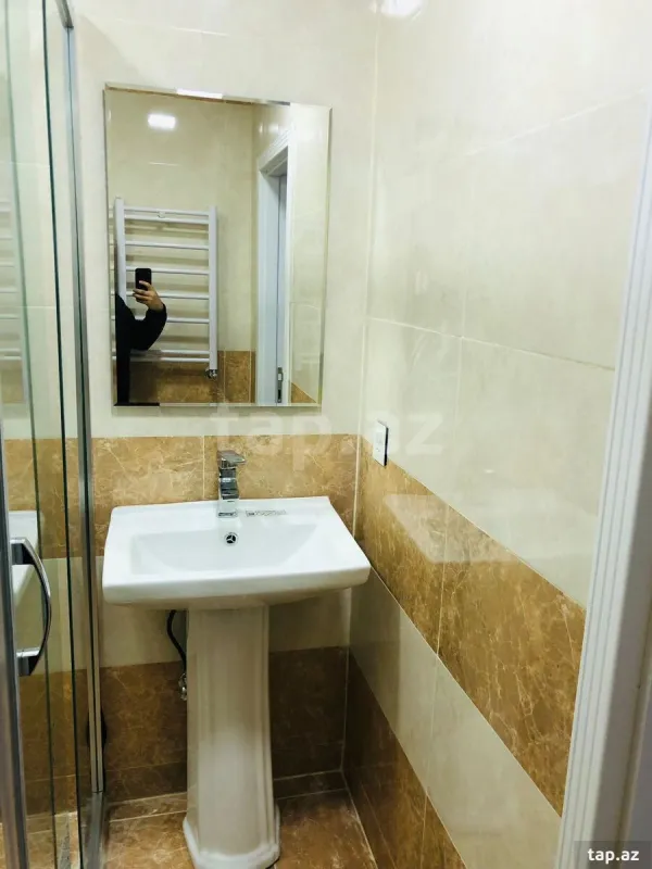 Kirayə verilir 2 otaqlı yeni tikili 75 m²