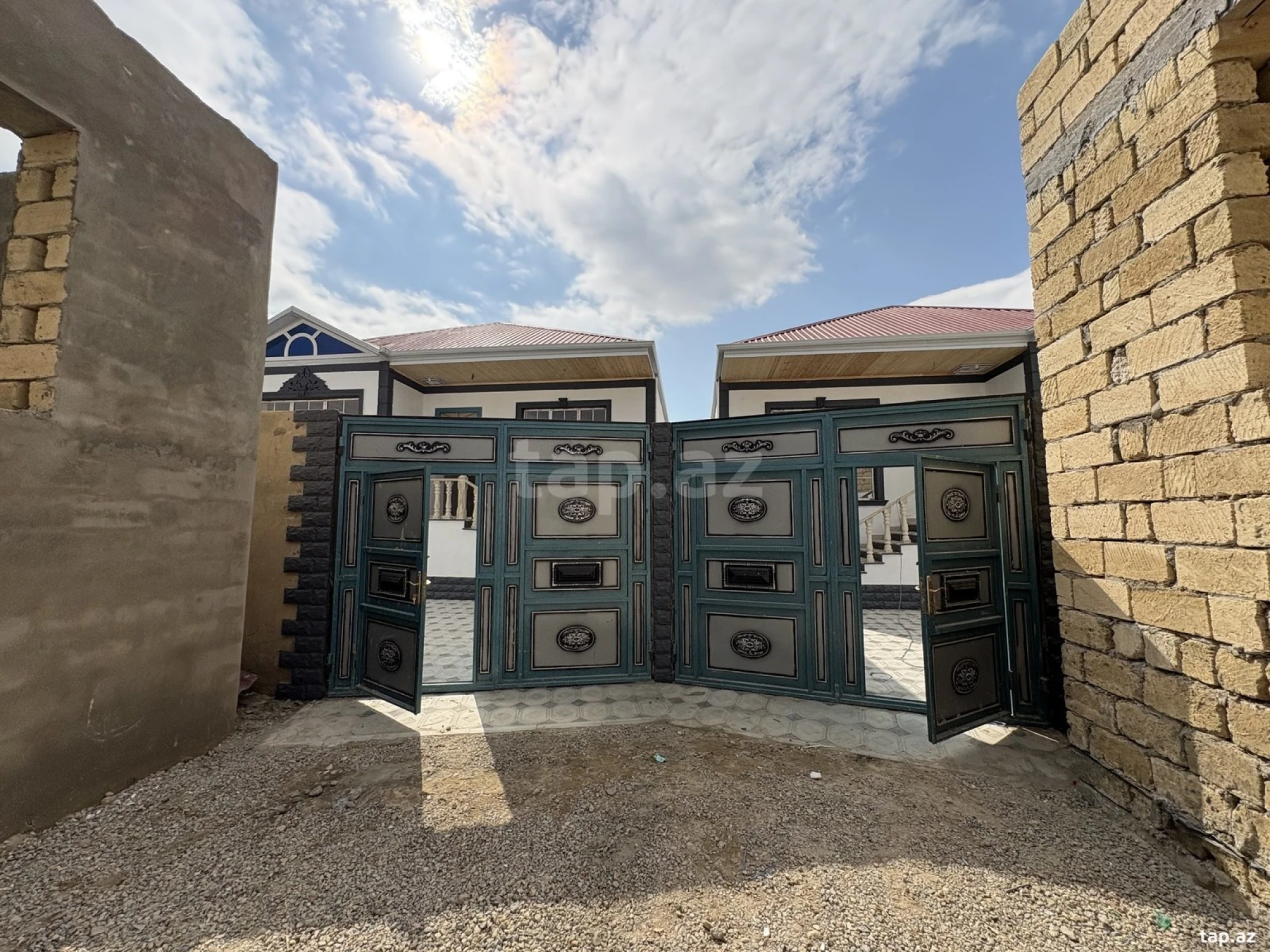 Satılır 3 otaqlı həyət evi