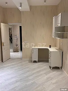 Kirayə verilir 3 otaqlı yeni tikili 94 m²