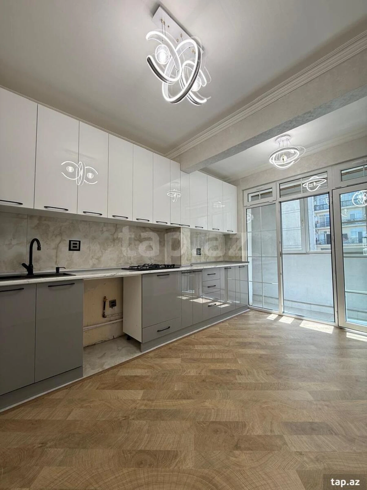 Satılır 2 otaqlı mənzil 60 m²