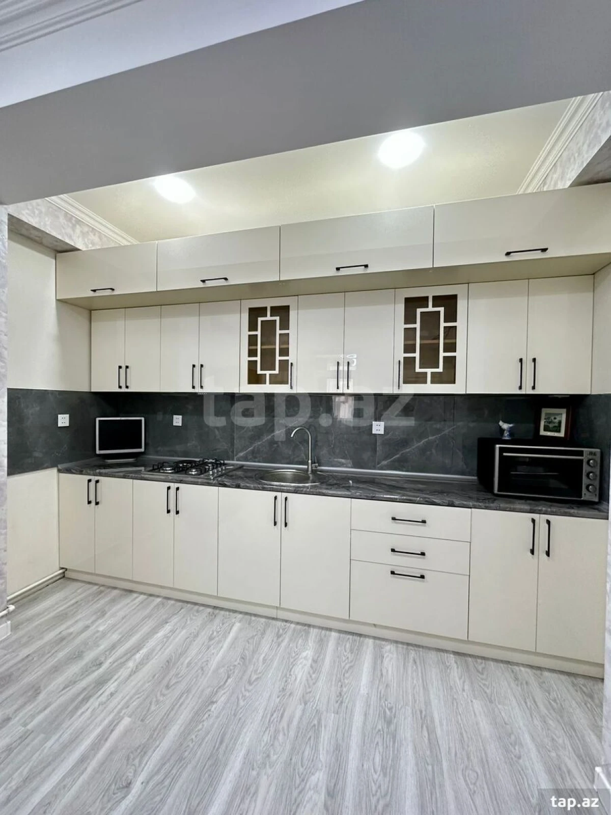 Satılır 3 otaqlı yeni tikili 80 m²