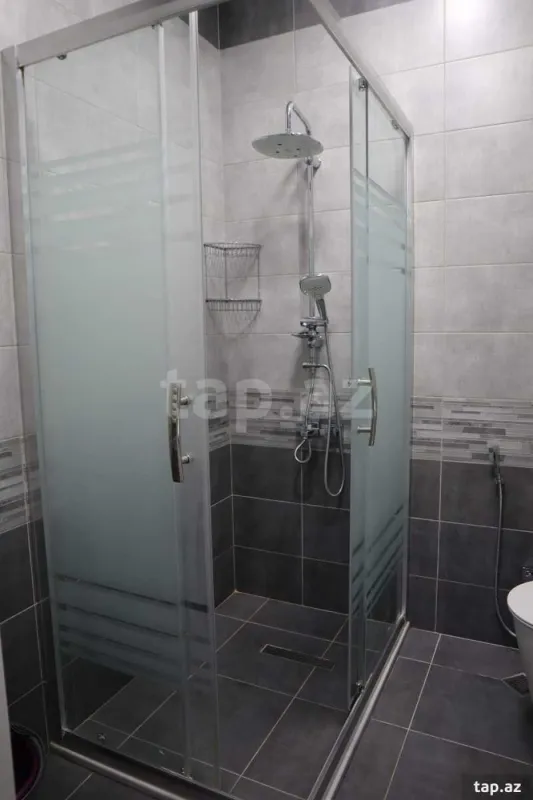 Kirayə verilir 3 otaqlı yeni tikili 105 m²
