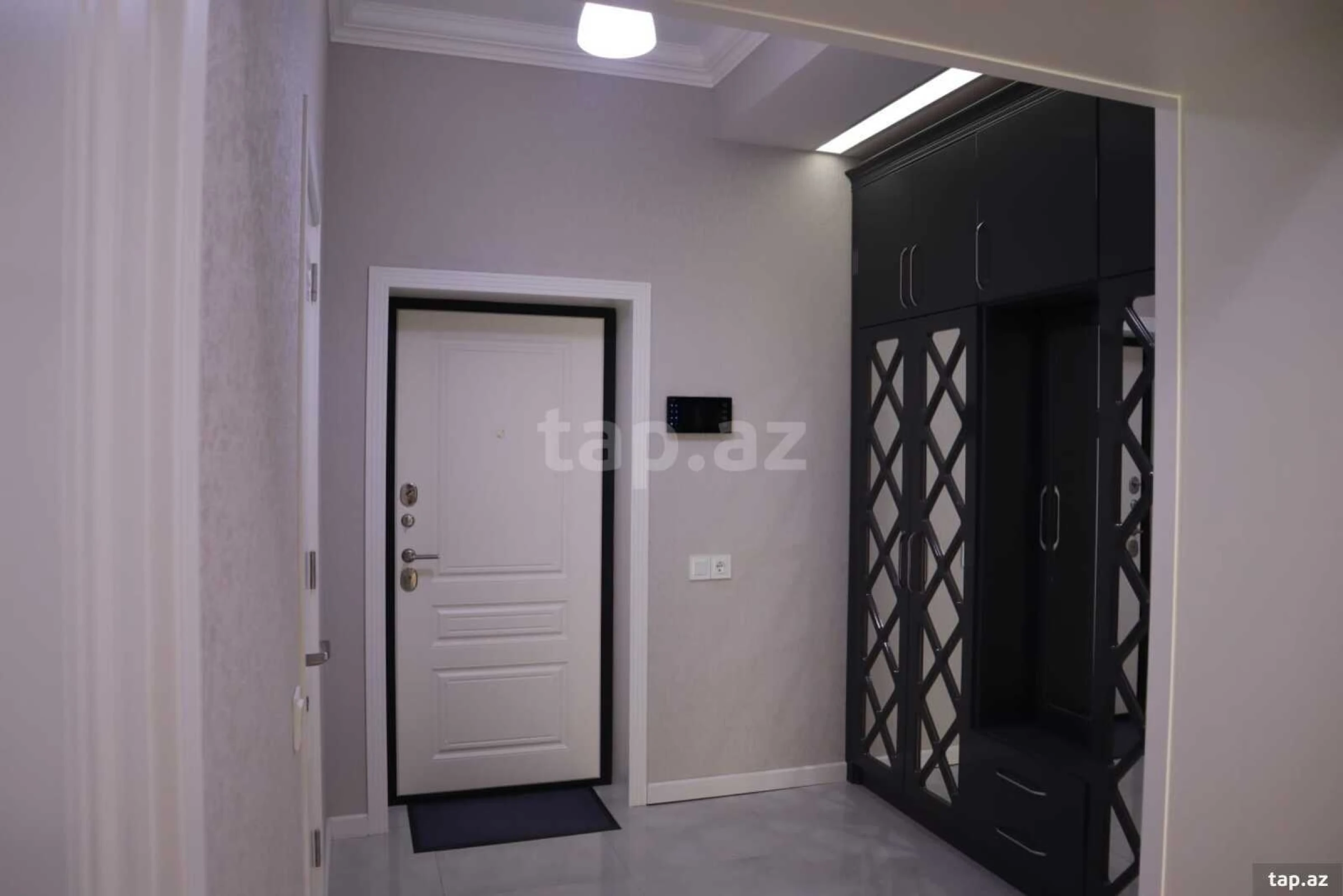 Kirayə verilir 3 otaqlı yeni tikili 105 m²