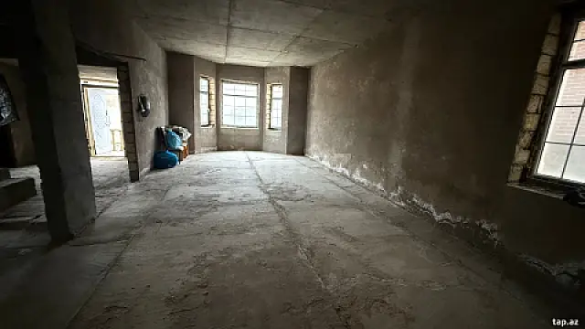 Satılır 5 otaqlı həyət evi