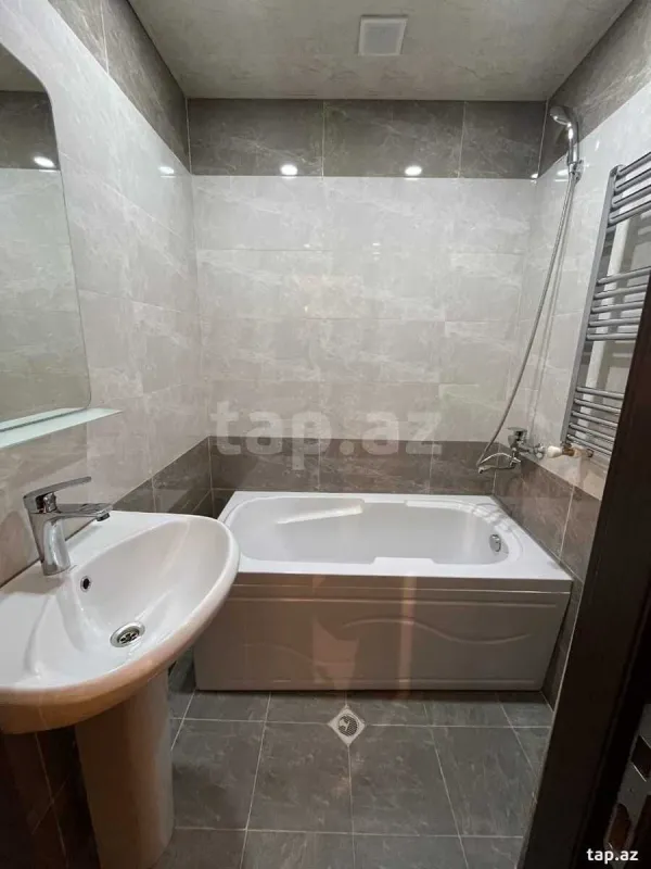 Satılır 3 otaqlı yeni tikili 85 m²