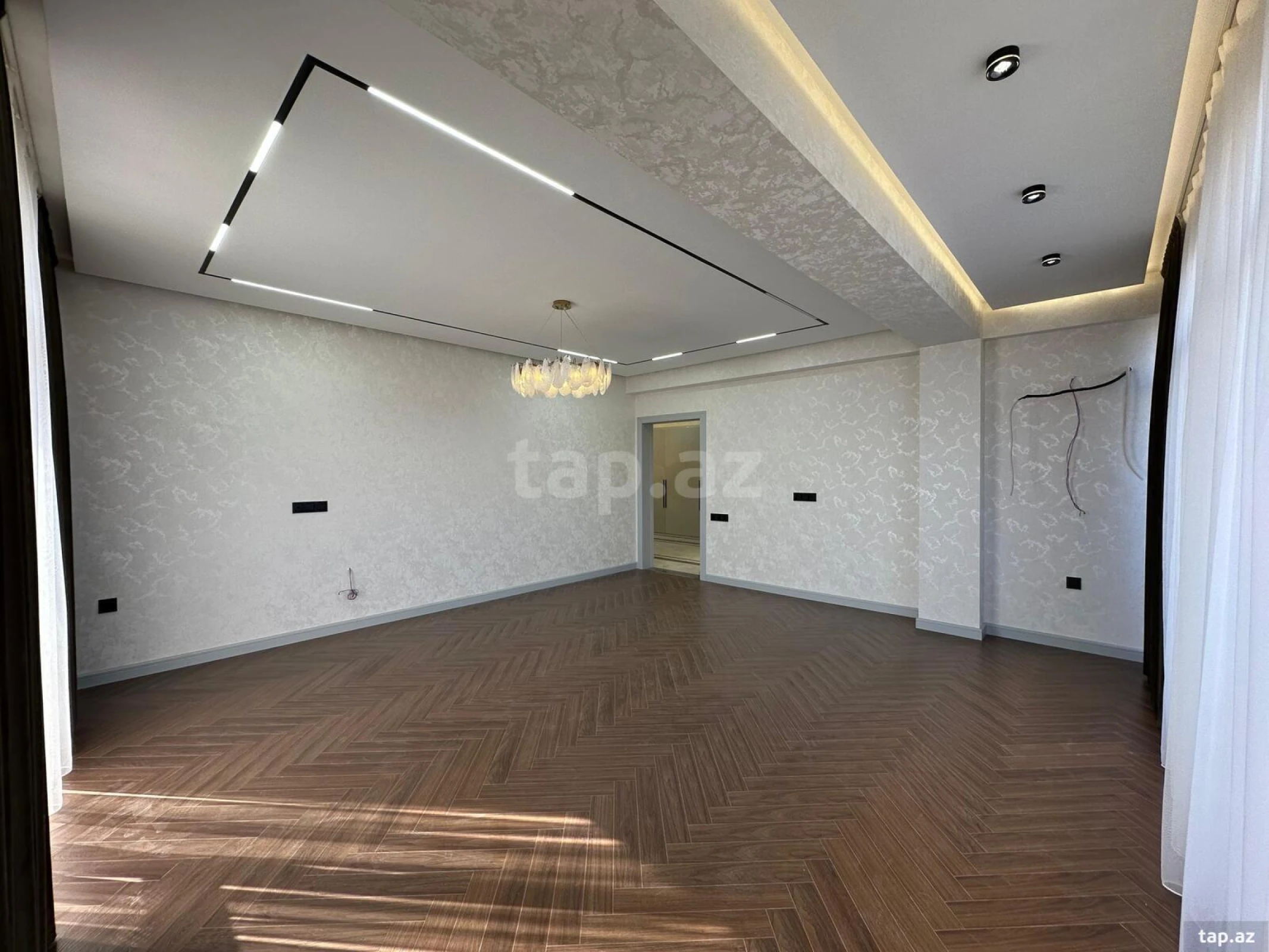 Satılır 3 otaqlı yeni tikili 160 m²