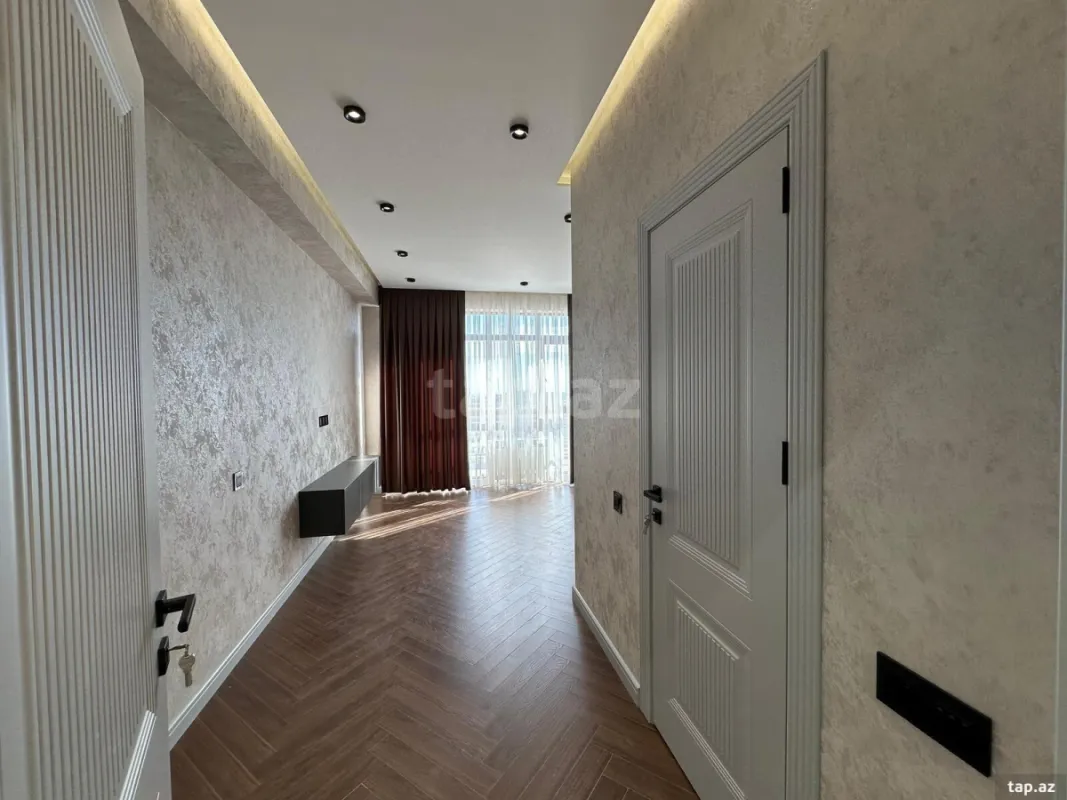 Satılır 3 otaqlı yeni tikili 160 m²