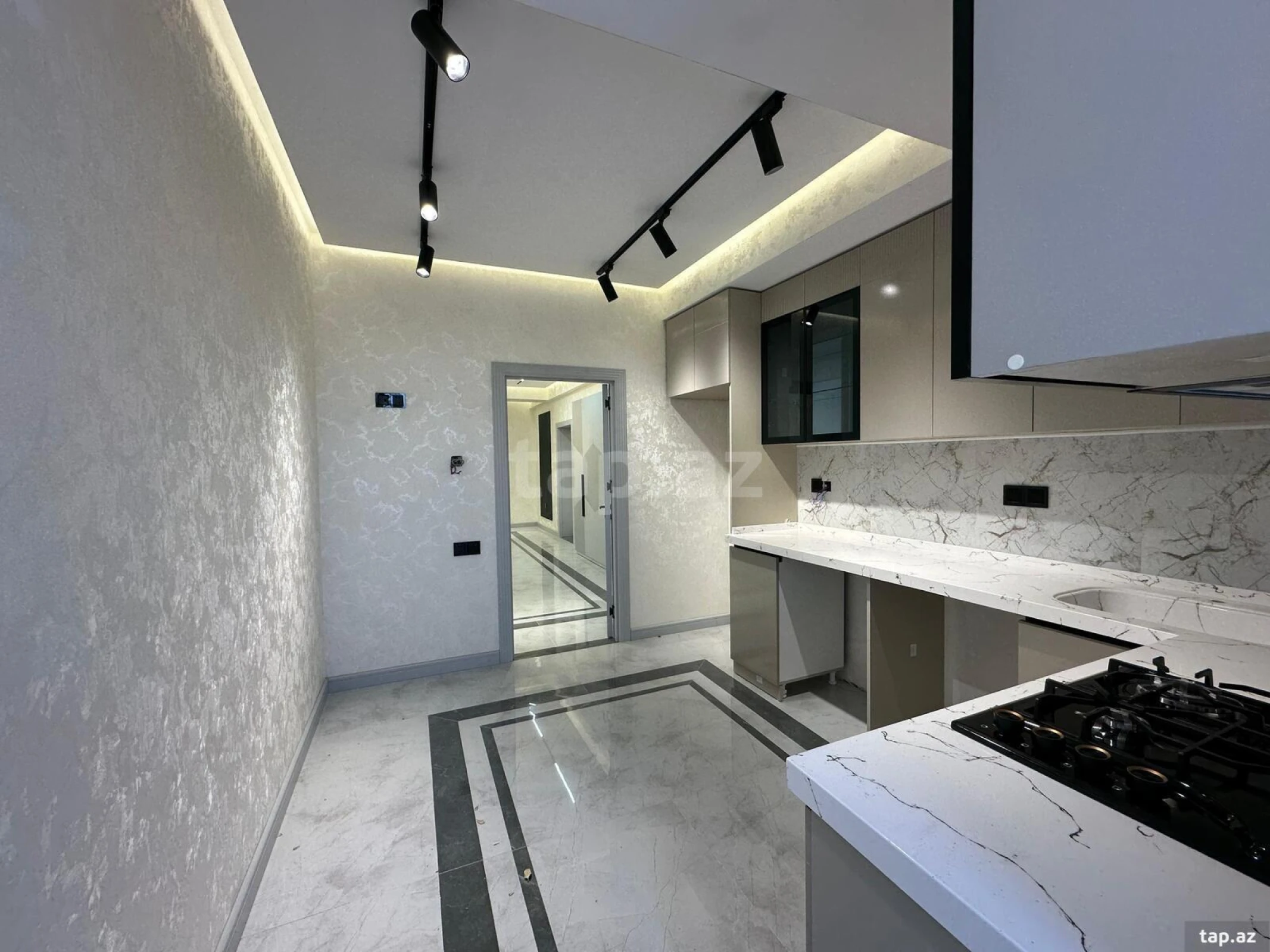 Satılır 3 otaqlı yeni tikili 160 m²