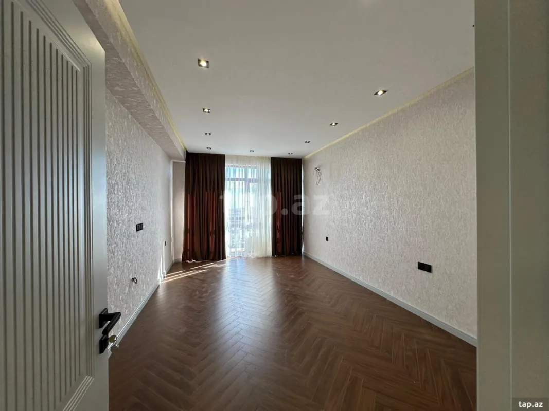 Satılır 3 otaqlı yeni tikili 160 m²