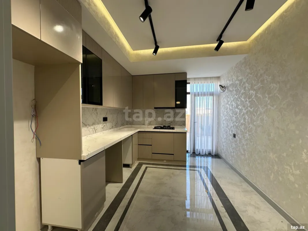 Satılır 3 otaqlı yeni tikili 160 m²