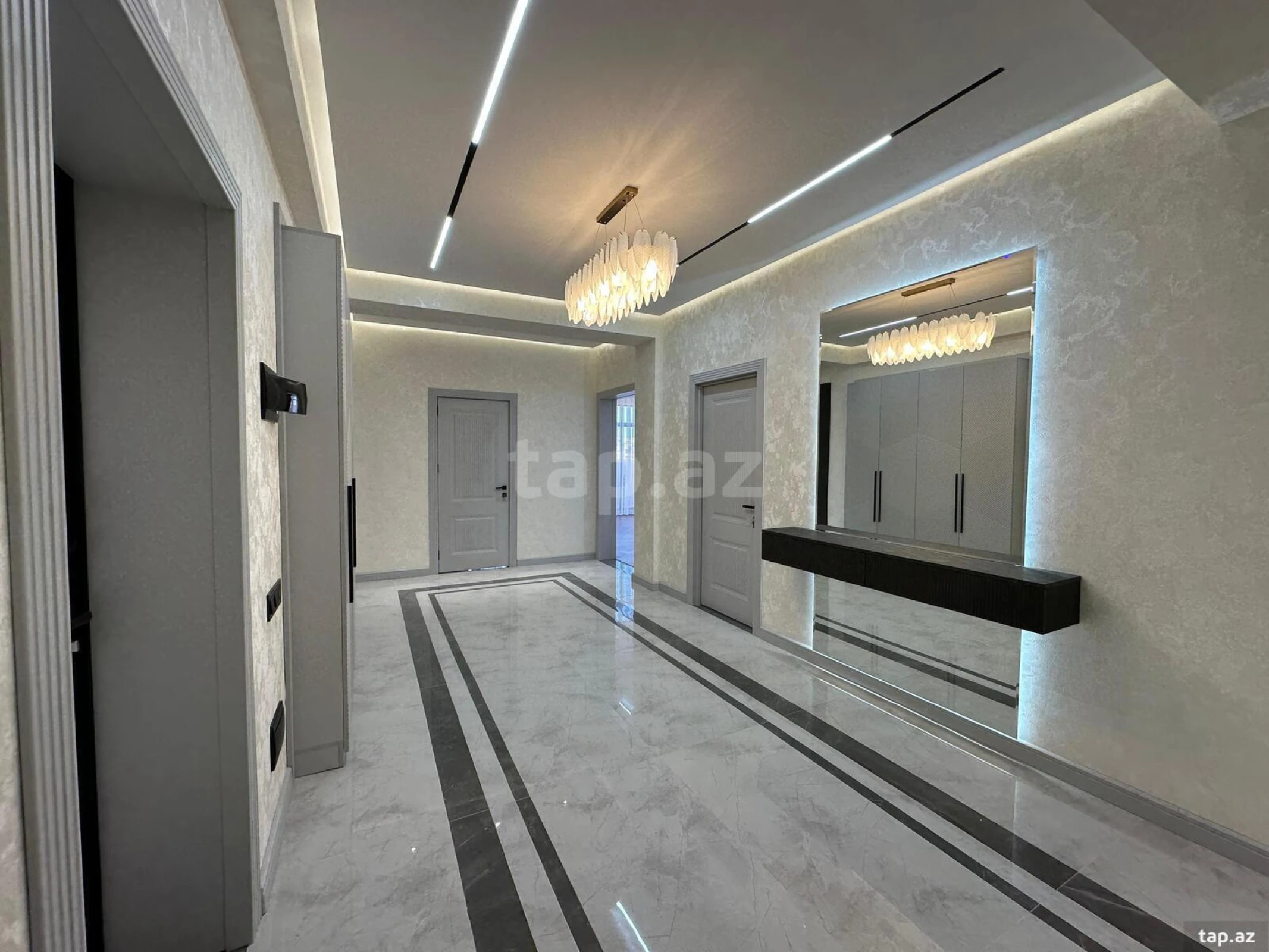 Satılır 3 otaqlı yeni tikili 160 m²