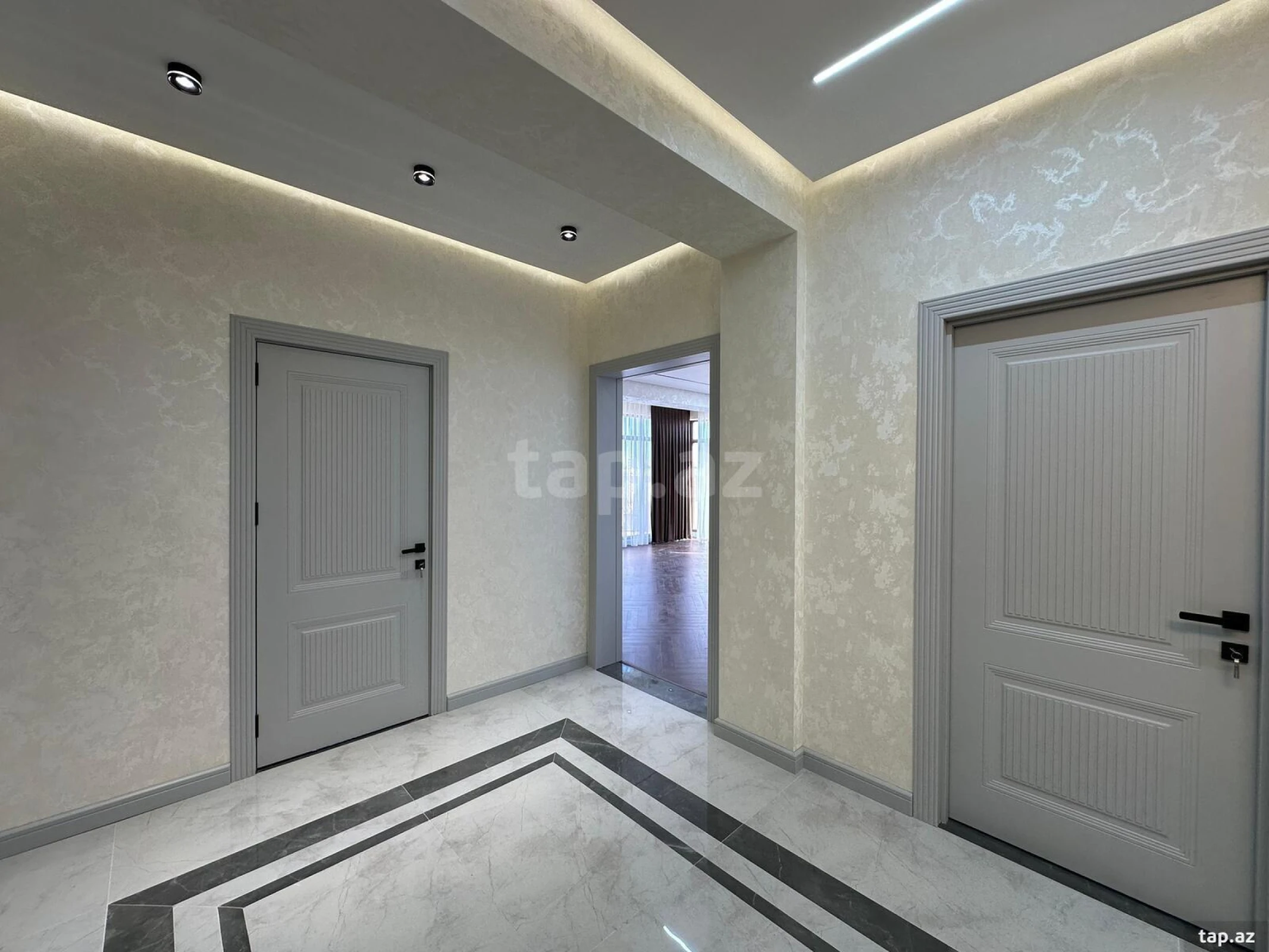 Satılır 3 otaqlı yeni tikili 160 m²