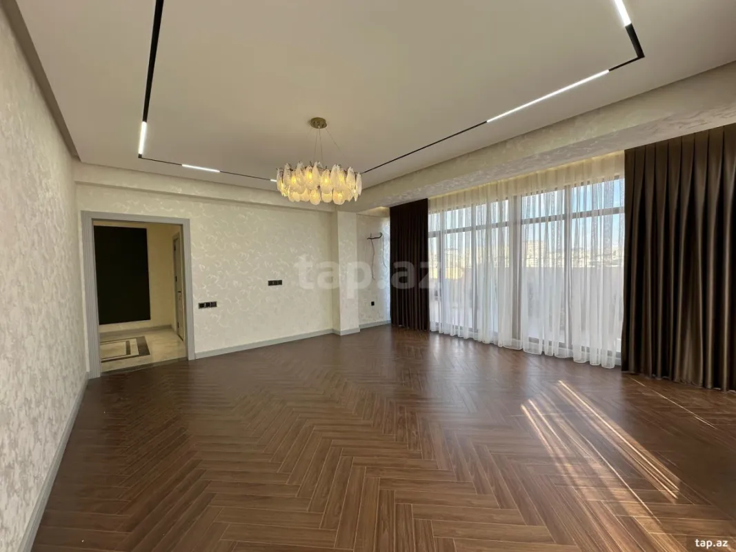 Satılır 3 otaqlı yeni tikili 160 m²