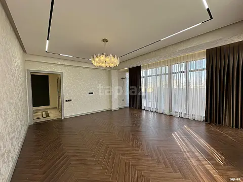 Satılır 3 otaqlı yeni tikili 160 m²