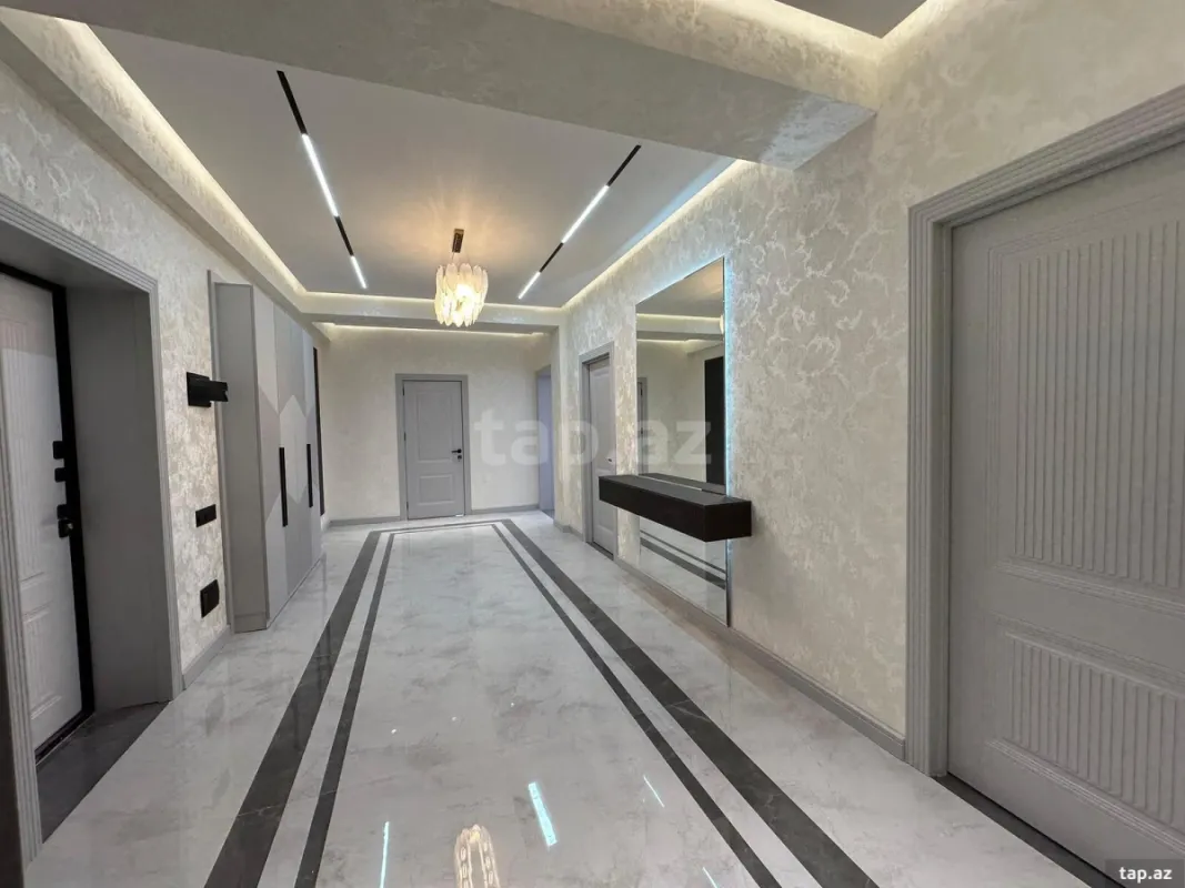 Satılır 3 otaqlı yeni tikili 160 m²