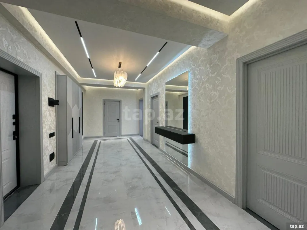 Satılır 3 otaqlı yeni tikili 160 m²