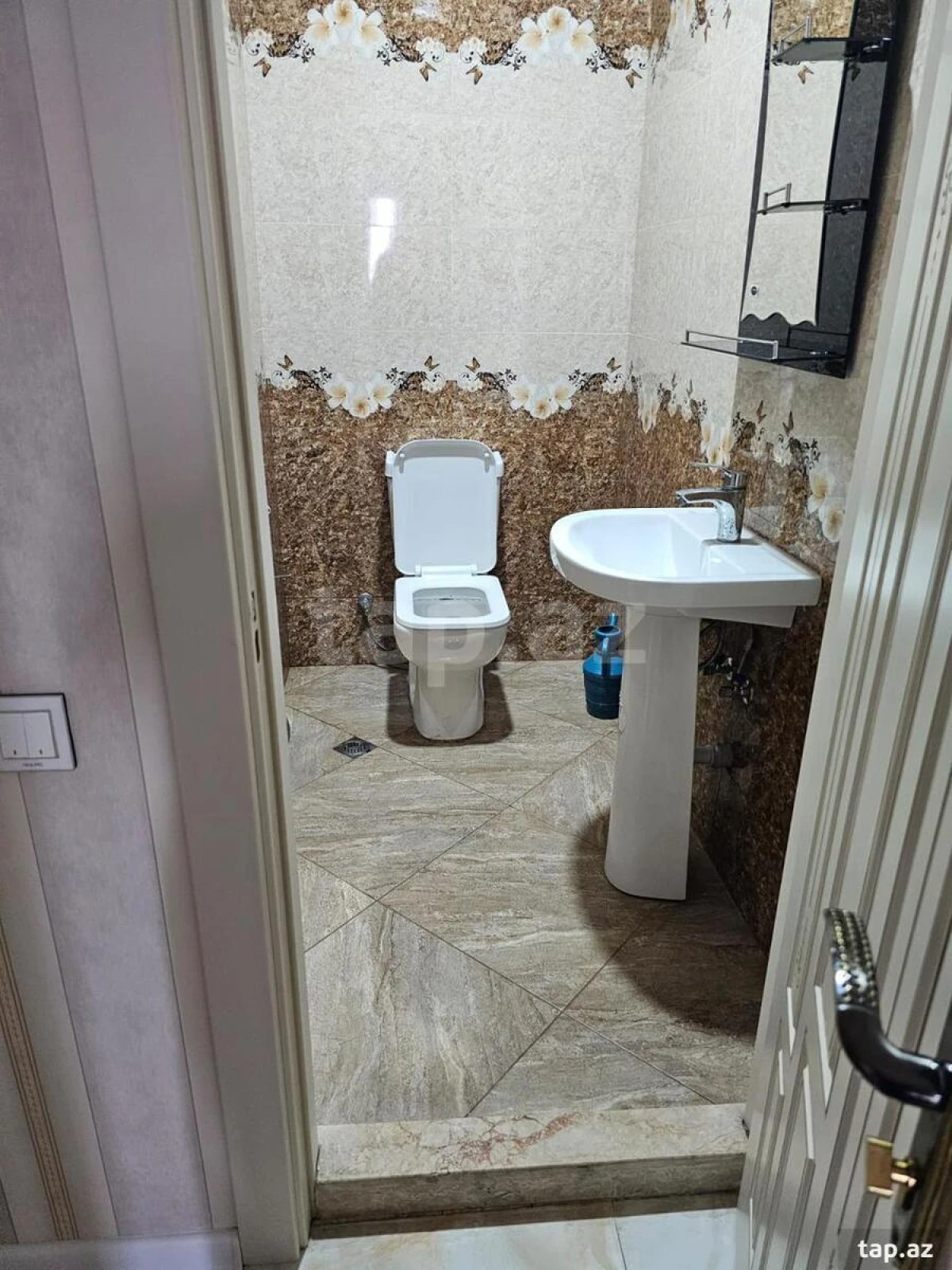 Satılır 3 otaqlı yeni tikili 125 m²
