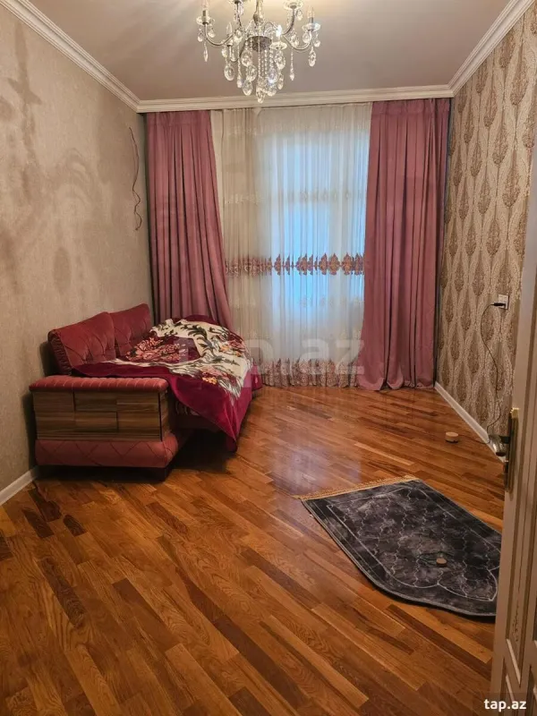 Satılır 3 otaqlı yeni tikili 125 m²