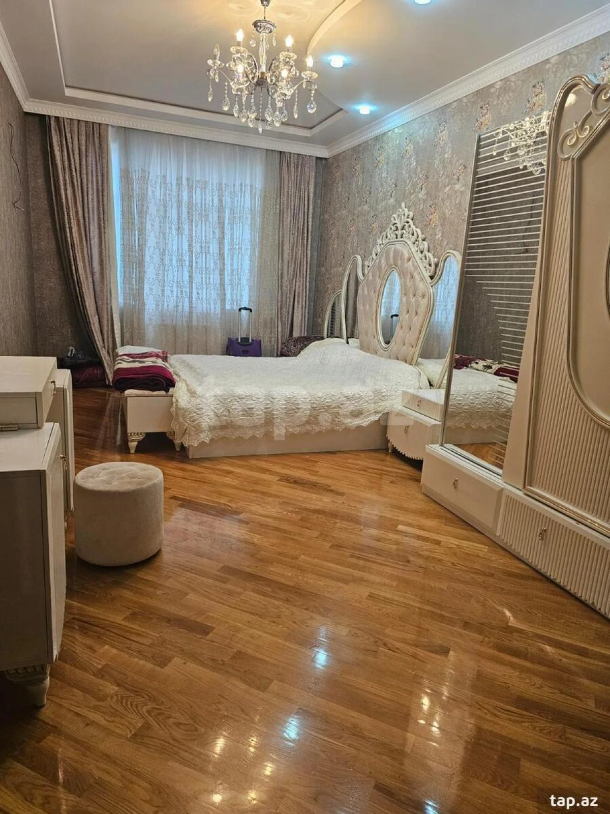 Satılır 3 otaqlı yeni tikili 125 m²