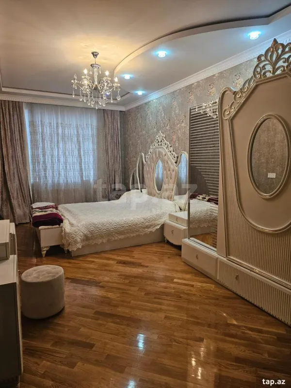 Satılır 3 otaqlı yeni tikili 125 m²