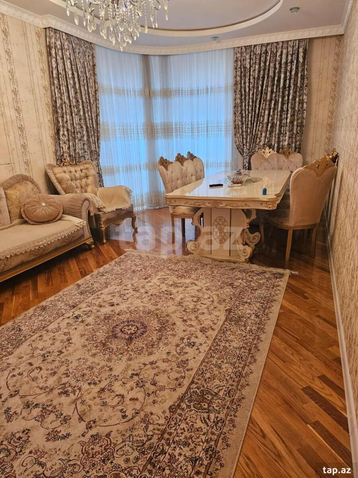 Satılır 3 otaqlı yeni tikili 125 m²