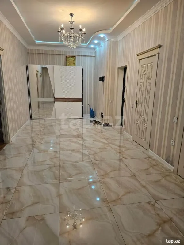 Satılır 3 otaqlı yeni tikili 125 m²