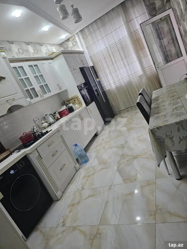 Satılır 3 otaqlı yeni tikili 125 m²