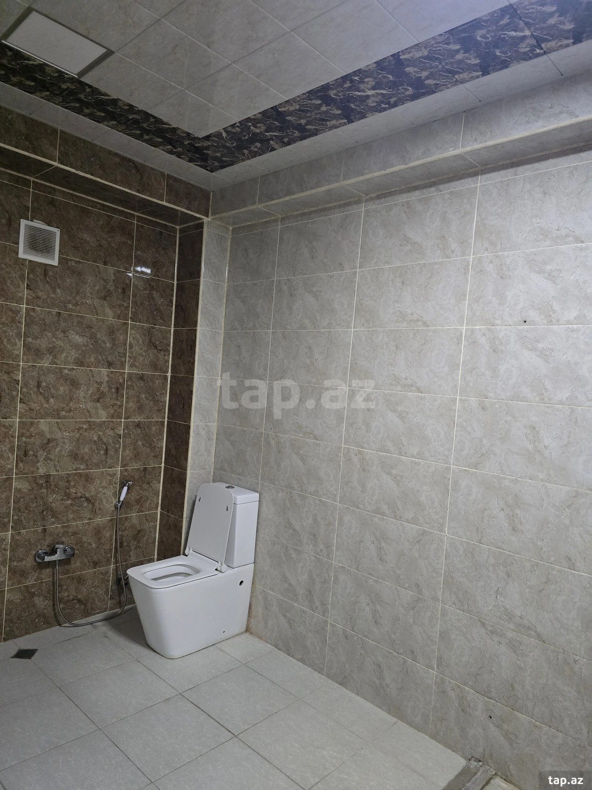 Kirayə verilir 2 otaqlı yeni tikili 77 m²