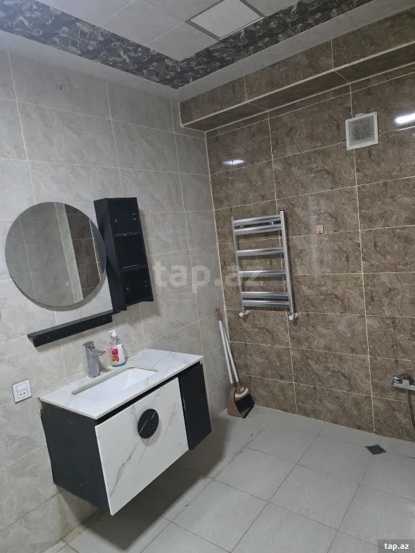 Kirayə verilir 2 otaqlı yeni tikili 77 m²