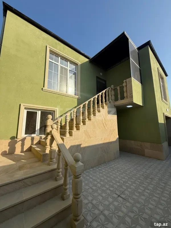 Satılır 7 otaqlı həyət evi 230 m²