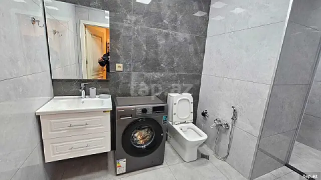 Kirayə verilir 2 otaqlı yeni tikili 75 m²