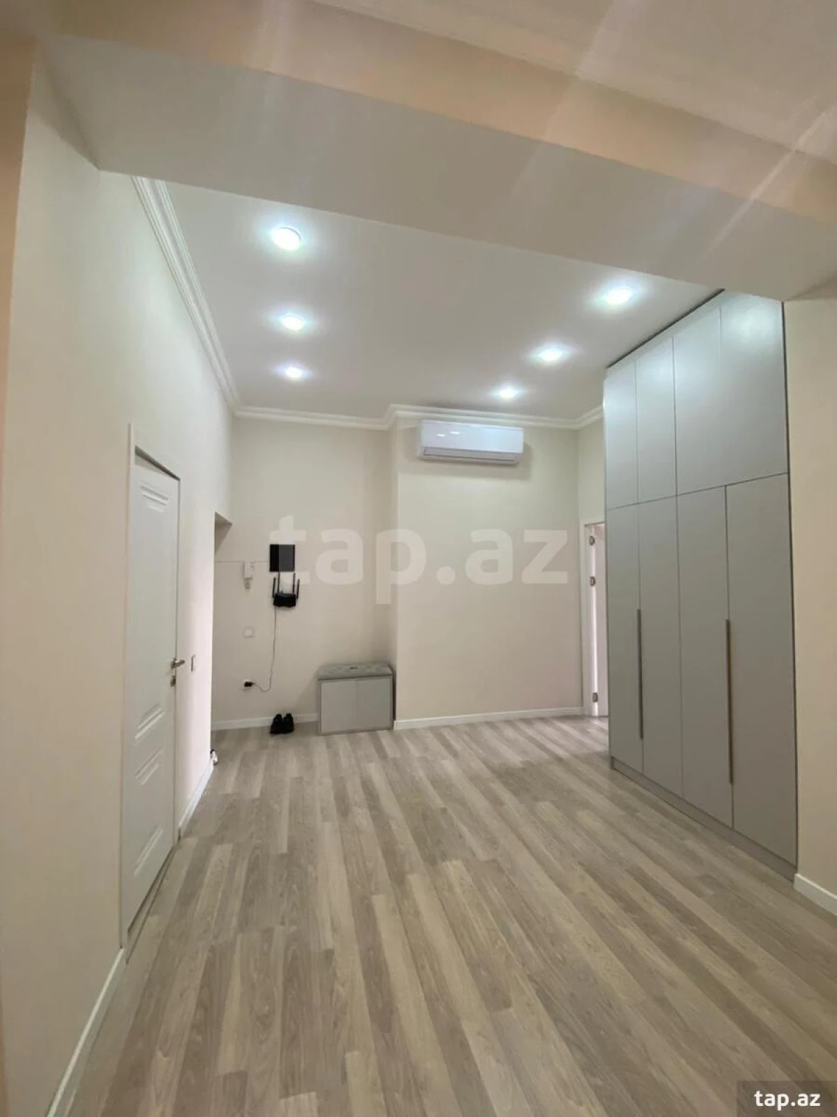 Satılır 3 otaqlı yeni tikili 130 m²