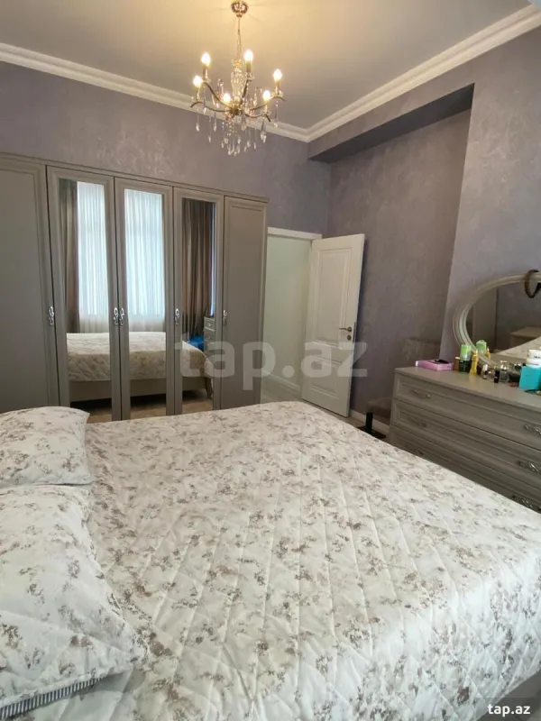 Satılır 3 otaqlı yeni tikili 130 m²