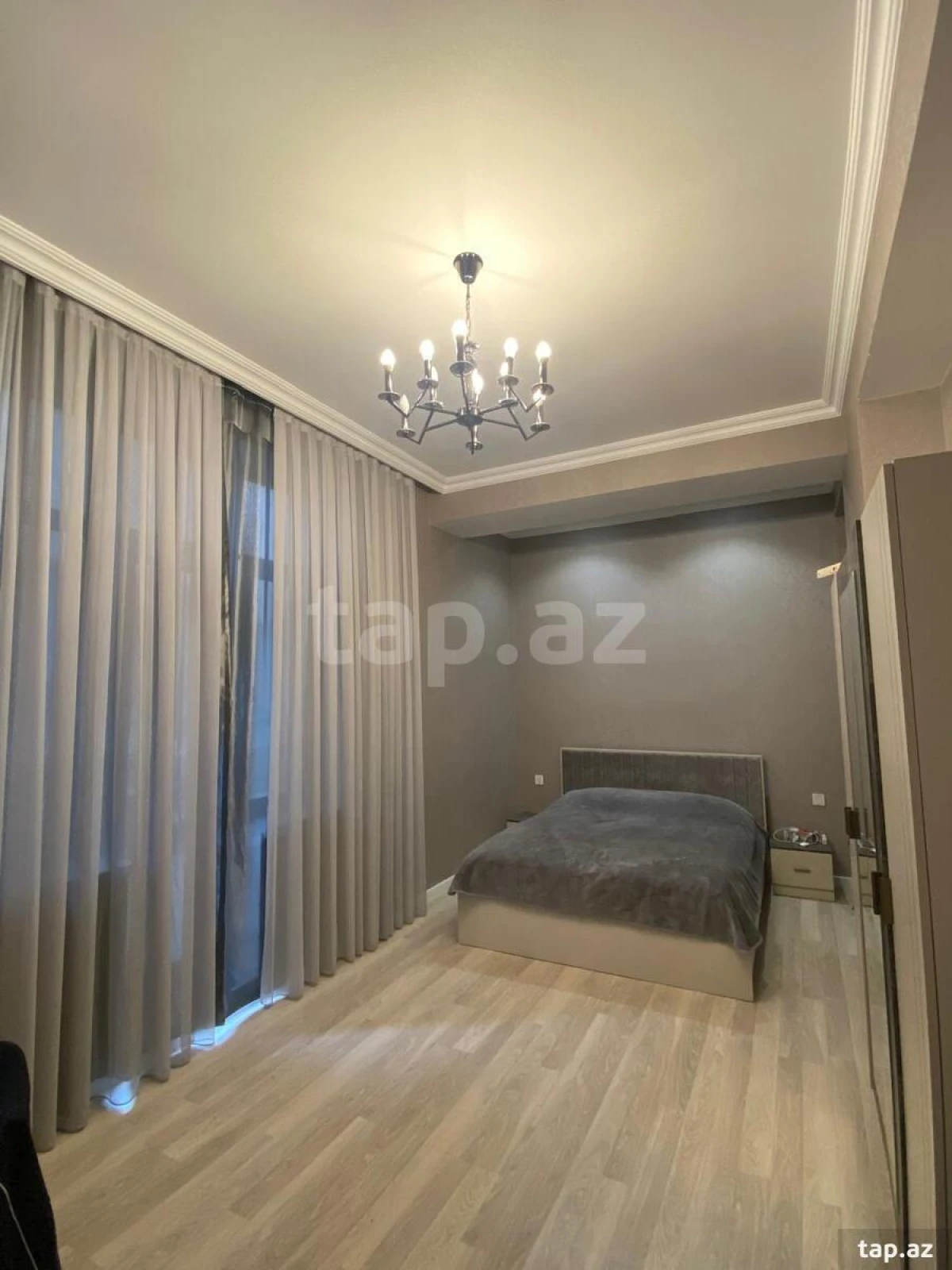 Satılır 3 otaqlı yeni tikili 130 m²