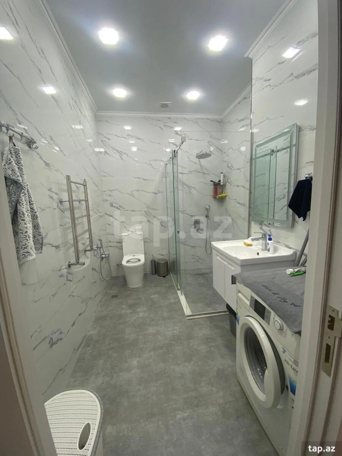 Satılır 3 otaqlı yeni tikili 130 m²