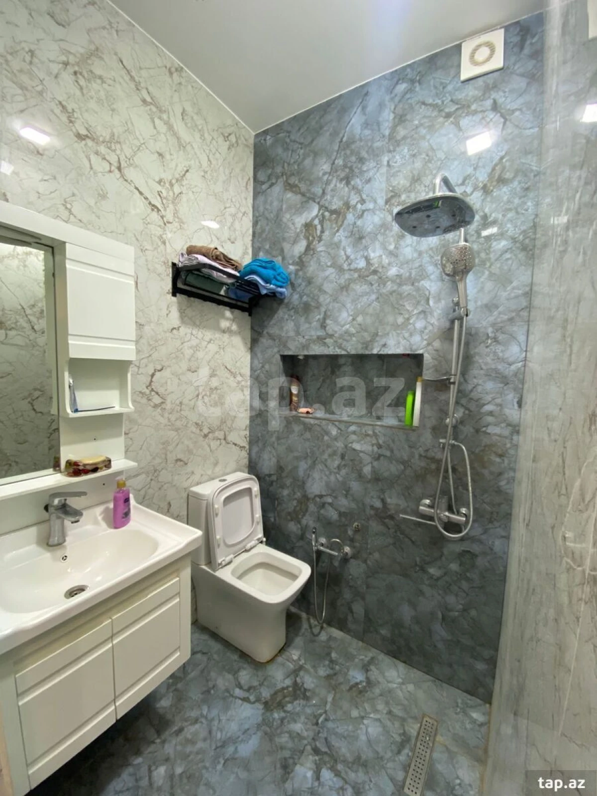 Kirayə verilir 3 otaqlı yeni tikili 70 m²