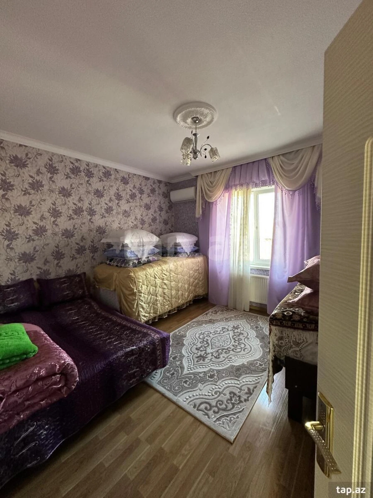 Satılır 6 otaqlı həyət evi